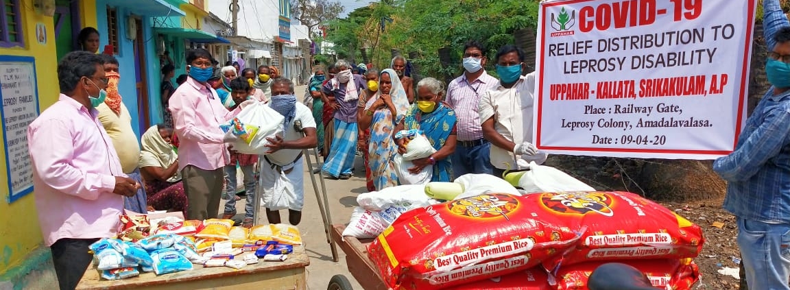 Uppahar verteilt Lebensmittel in Leprakolonie