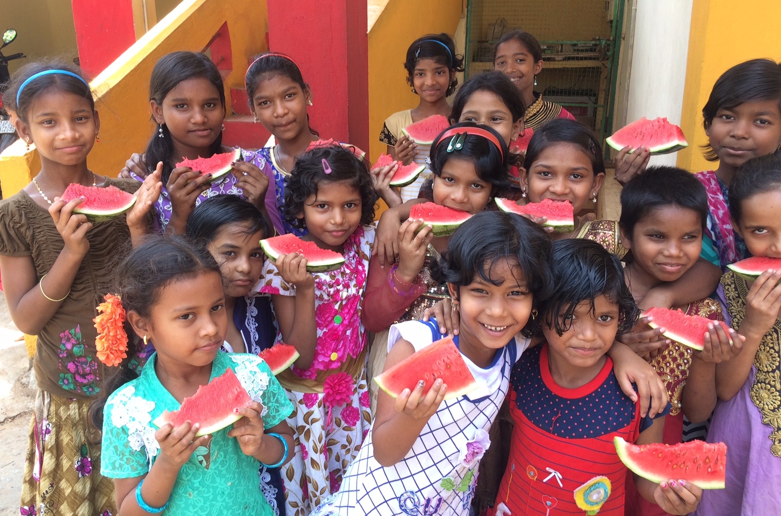 Kinder in einem unserer Kinderheime in Indien, die durch eine Patenschaft unterstützt werden und die Möglichkeit bekommen, eine Schule zu besuchen.